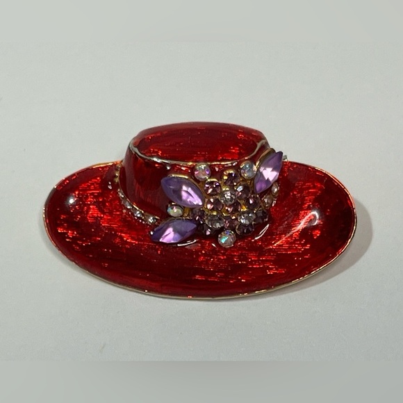VTG Red Hat Enamel Purple Clear Rhinestones Brooch Pin Society Club Socialite - Picture 1 of 9